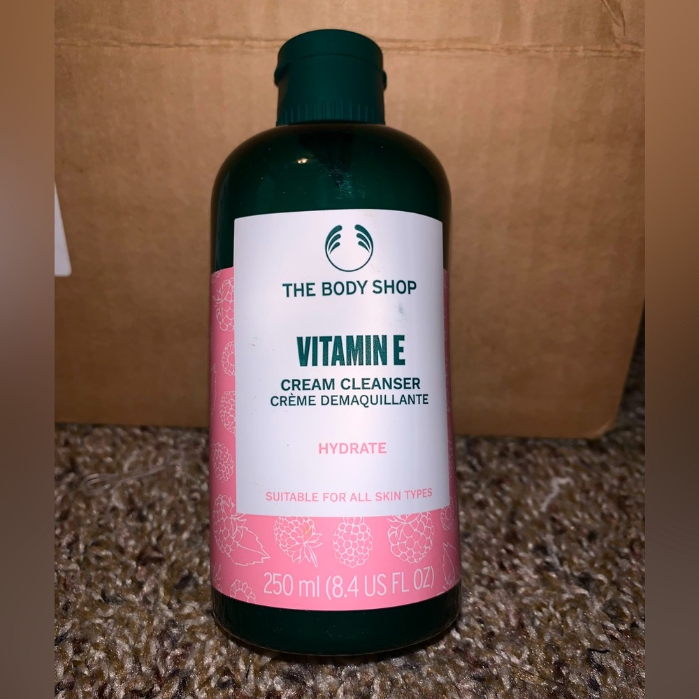 The Body Shop Vitamin E Cream Cleanser